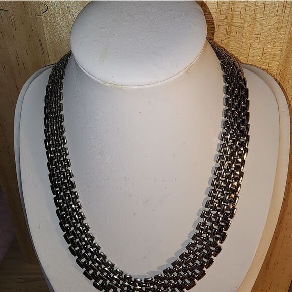 Stunning Elegant Estate Vintage Silvertone Necklace 17" Excellent Condition - Picture 6 of 8